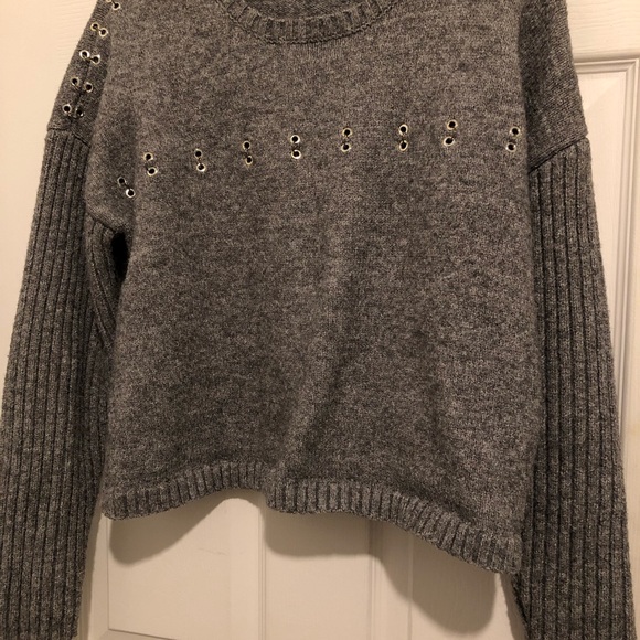 GUESS sweater ! - Picture 2 of 4